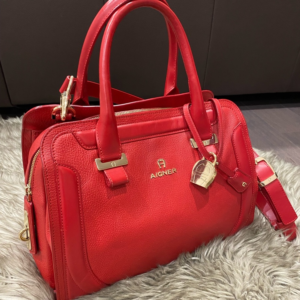 Etienne Aigne Purse. 100 % authentic.